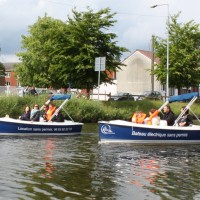 Balade en bateau électrique sur la Scarpe © OT Porte du Hainaut